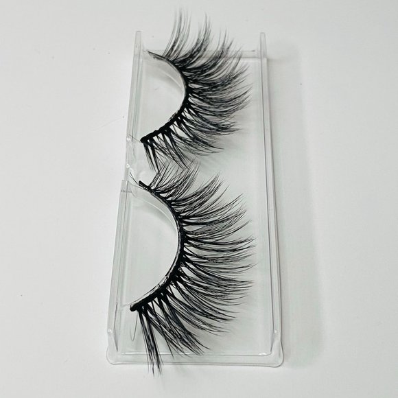 Bougie Bitch lash - Picture 3 of 5